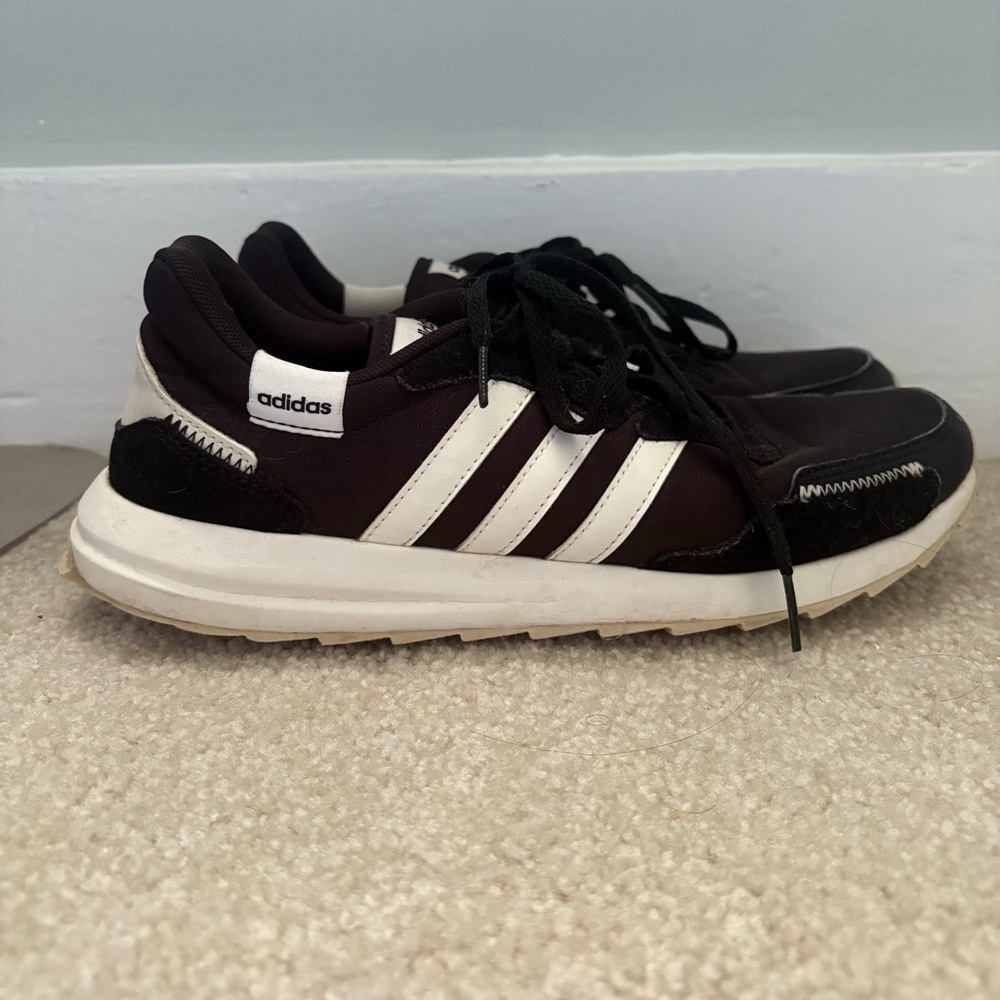 Adidas Retrorun Black and White Running Shoes